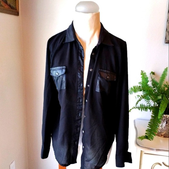 Blu Pepper BLACK Blouse w Faux Leather Accents Pockets Button-Up Long Sleeve - Picture 3 of 9